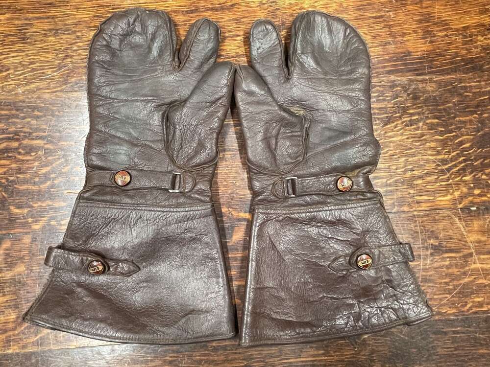 WW2 German Luftwaffe or dispatch riders leather gloves
