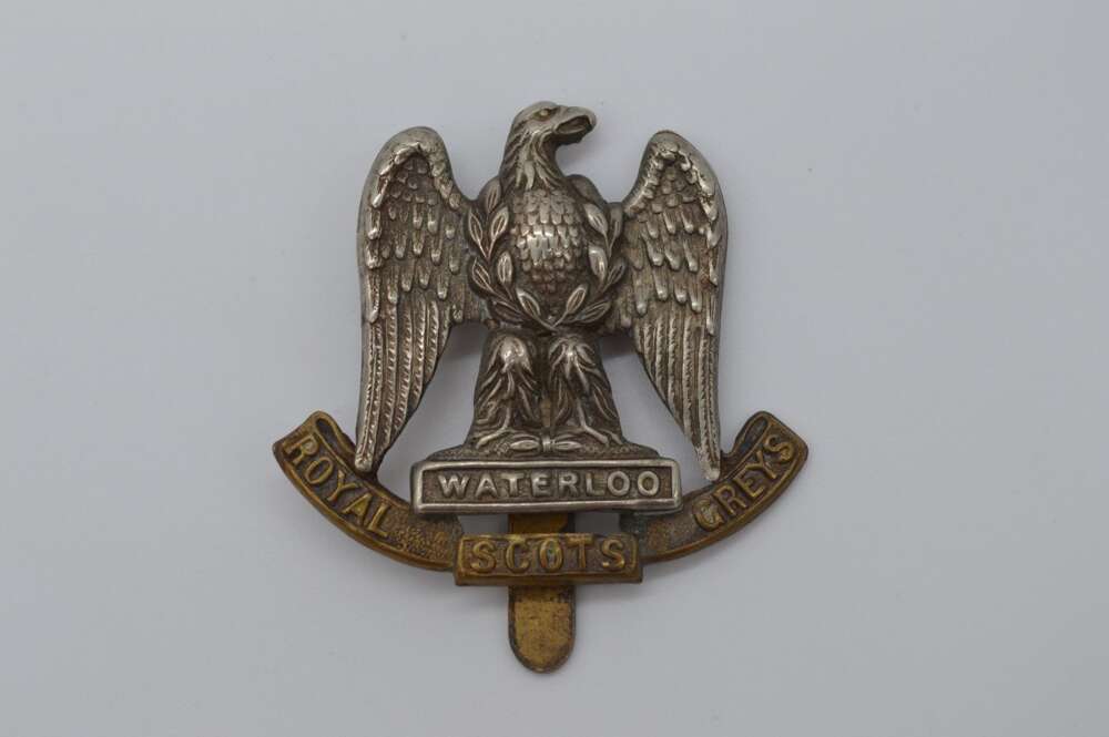 WW1 Royal Scots Greys Waterloo Regiment Cap Badge,
