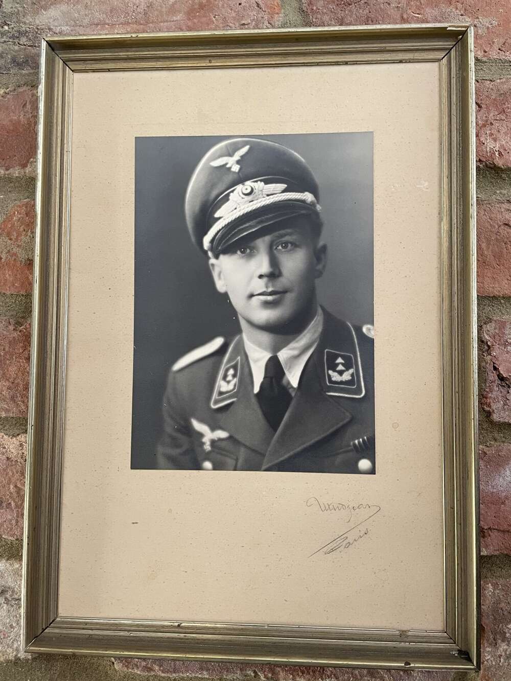 WW2 German Luftwaffe Officer Photo 1