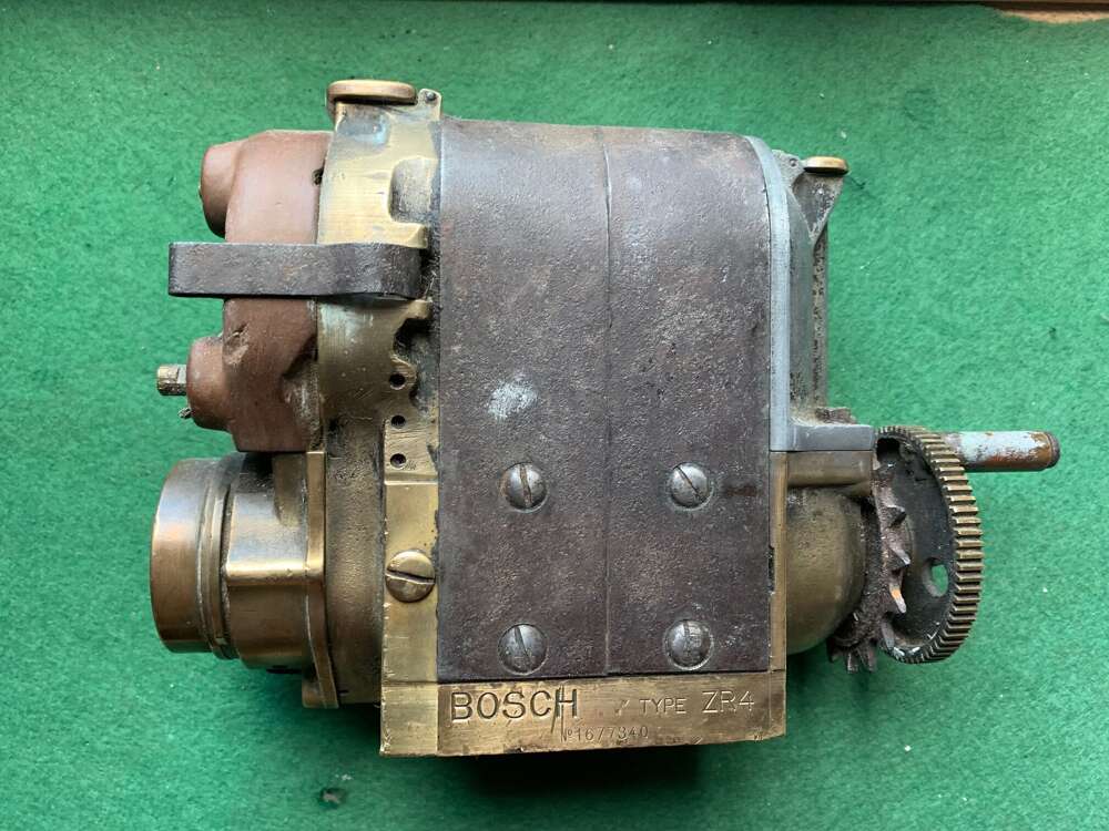 ZR-4 Bosch 2 spark magneto