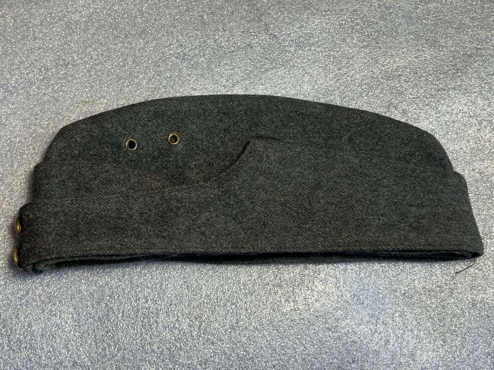 81) Good Original Late WW2 RAF Issue Field Service Cap Dated 1945