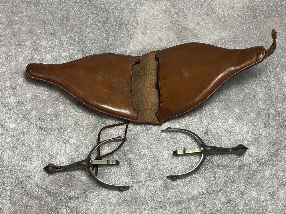 112) Very Nice 1930s British Cavalry Officers Removeable Spurs & 1934 Dated Leather Case