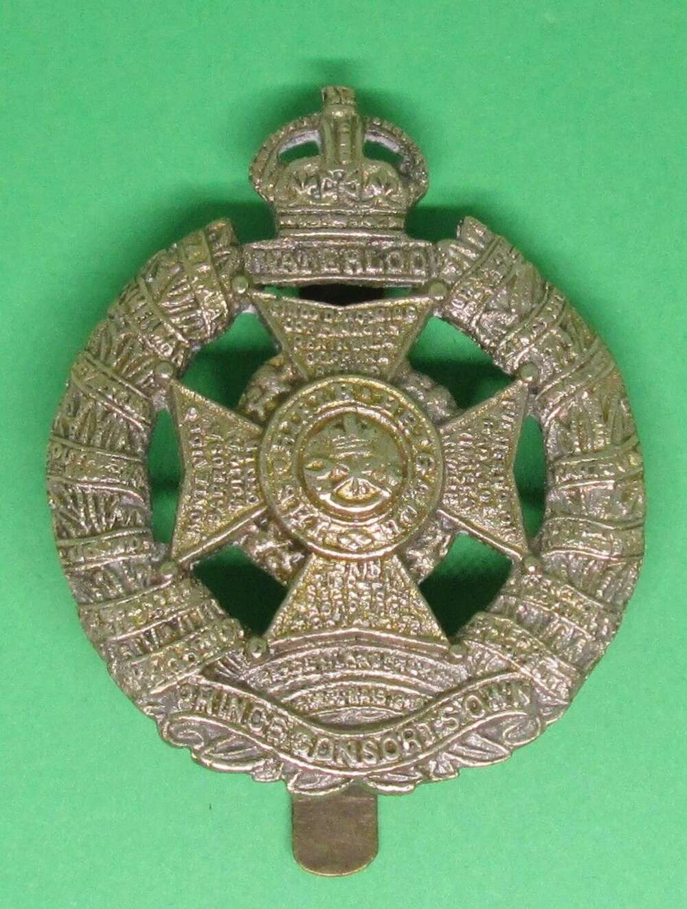 WWII period Rifle Brigade cap badge