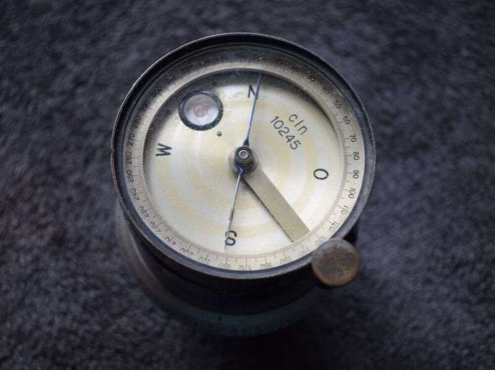 30) Excellent WW2 German Military Surveying Sight Compass, Artillery Compass? cln 41