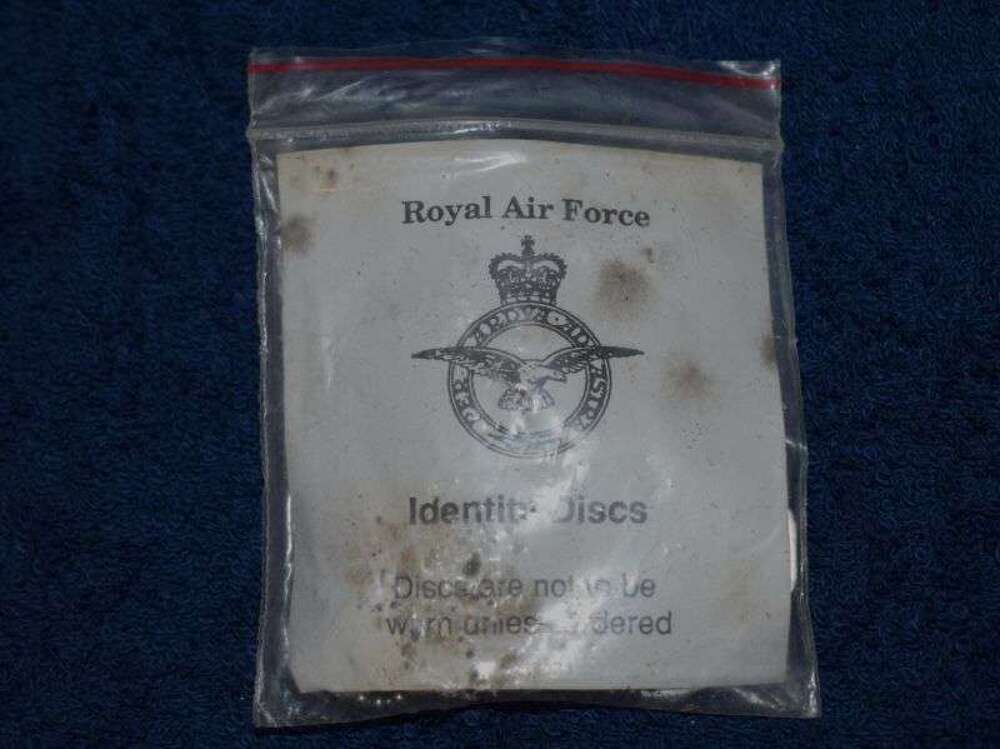 80) Mint Un Worn British RAF 1970s-1980s Issue Dog Tags in Original Packaging 4277978B Clarke C.J.G.