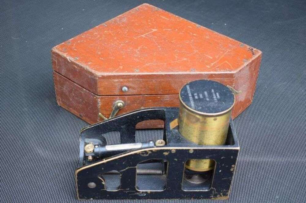 134) Good Original Boxed WW2 Clinometer, Inspectors MKII 1942