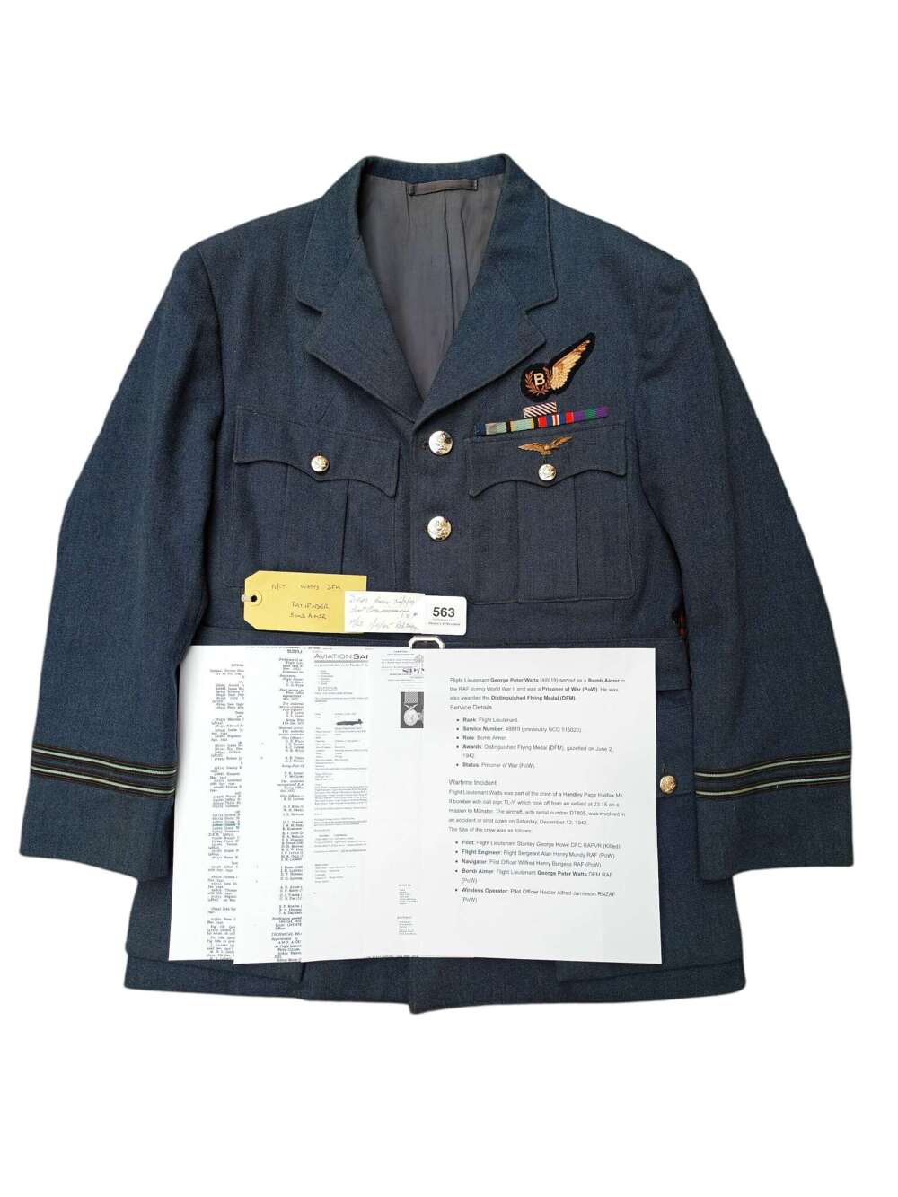 Post-WW2 RAF OFFICERS SD TUNIC - NAMED "Ft/Lt Watts" DFM - 35 SQDN - PATH FINDER FORCE