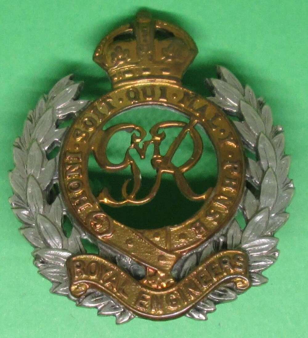 WWII period Royal Engineers two part cap badge
