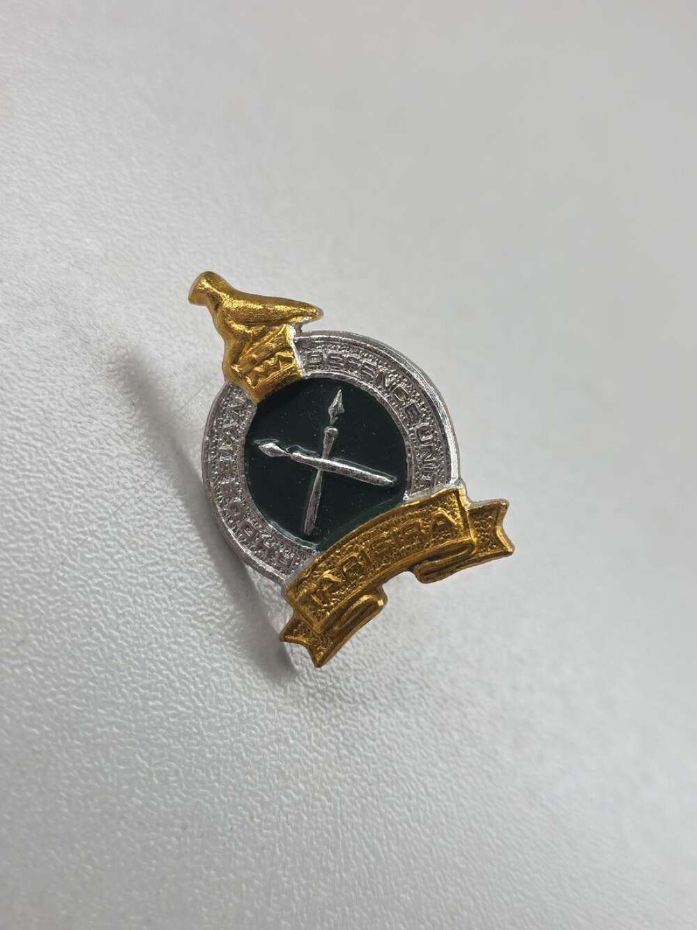 Rhodesian Defence Intelligence &ldquo;KARIBAN&rdquo; Enamel Cap/Breast Badge (Rhodesian Army)