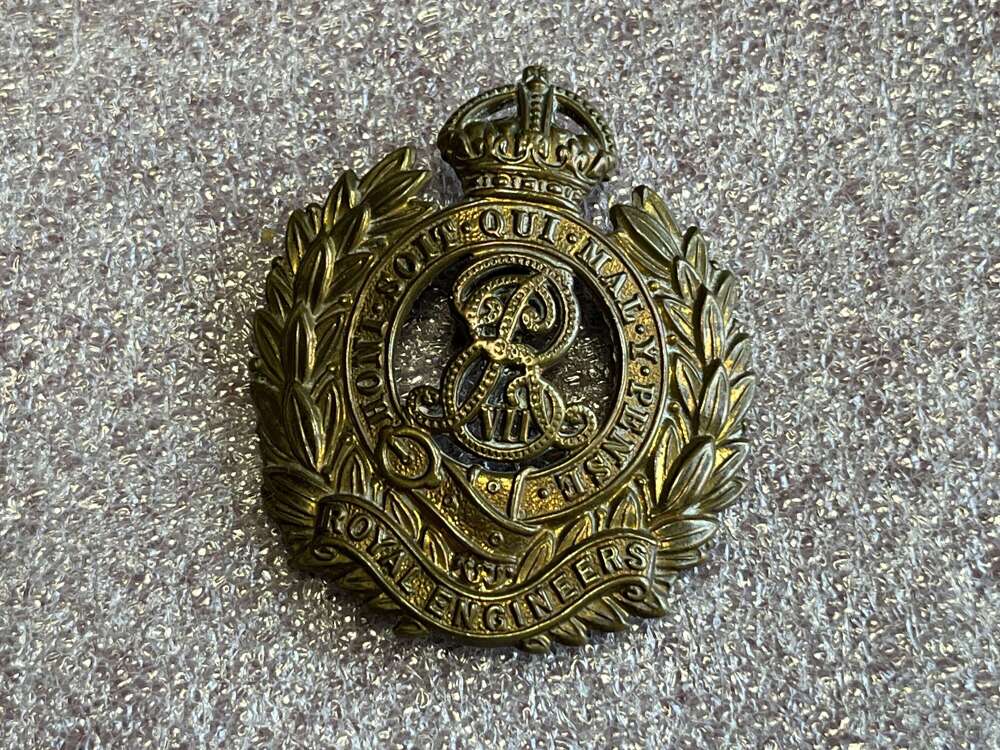 22) Original Pre 1911 Edward 7th Royal Engineers Cap Badge. Rear Slider Broken