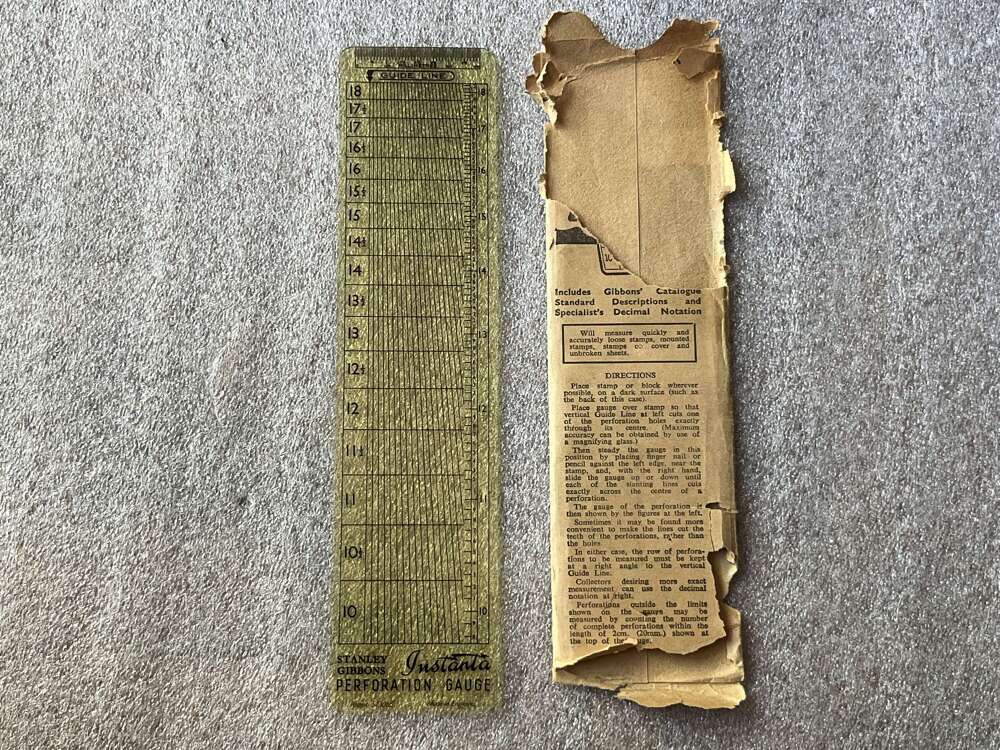 135) Vintage Stamp Collectors Stanley Gibbons Instanta Perforation Gauge Ruler.