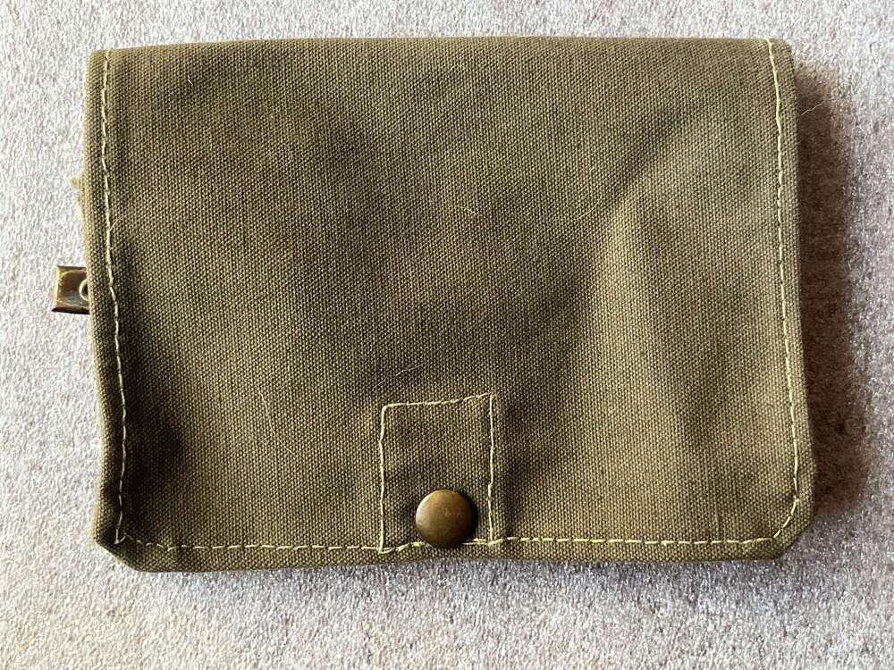 136) Unusual Original WW2 Australian Jungle Green Webbing Binocular Cover No1