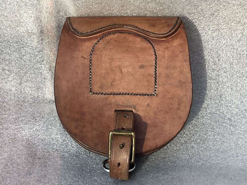 139) Very Nice WW2 Indian Made British Army Cavalry Saddle Equipment Horse Shoe Pouch 1940