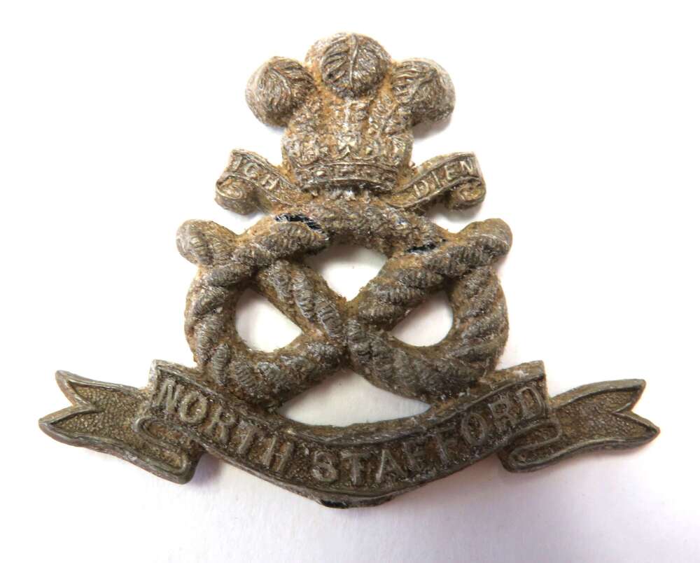 WW2 Plastic Economy North Stafford Cap Badge
