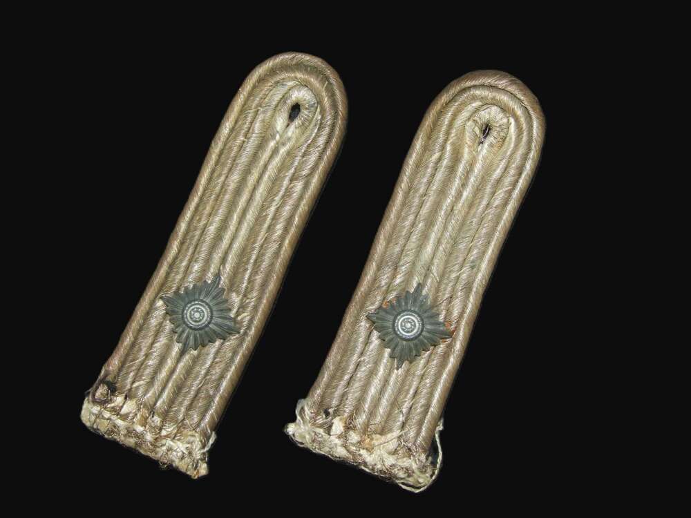 Kreigsmarine Oberleutnant Sew In Shoulder Board Pair