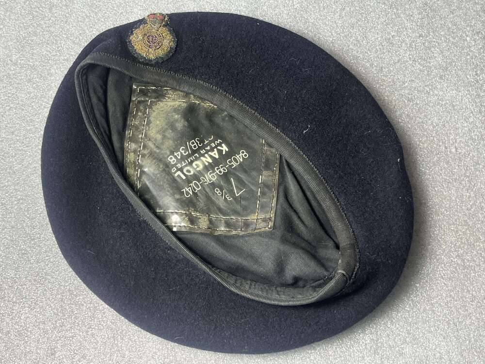 2) Excellent Original Post WW2 1960s? British Army Padre&rsquo;s Beret & Badge RAcHD Chaplain