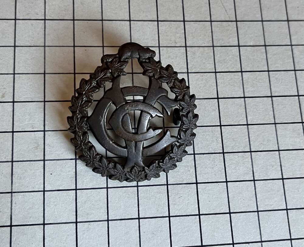 cWW1 Canadian CEF Army Veterinary Corps (CAVC) Tiptaft Cap Badge