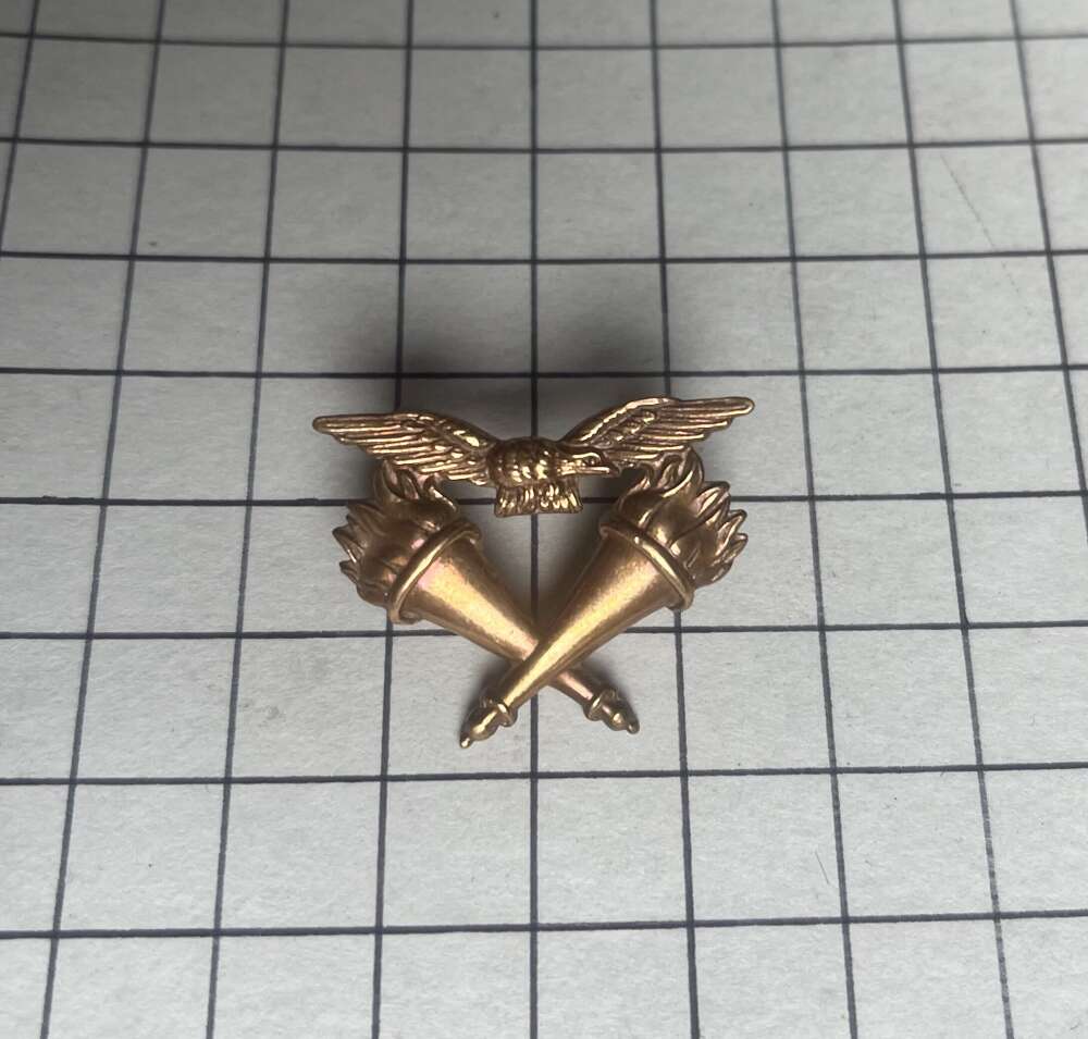 c1940-48 WW2 Royal Air Force (RAF) Education Branch Collar Badge
