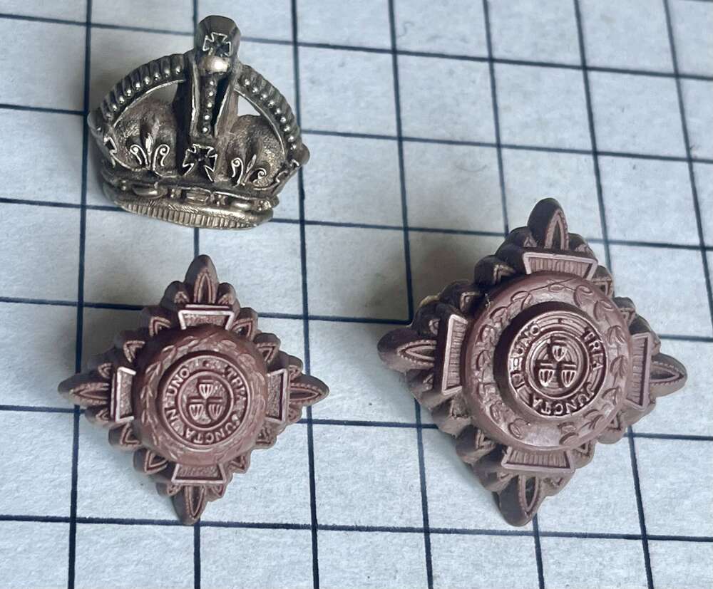 cWW2 British Army Officer Plastic Rank Star Pip Crown Badges