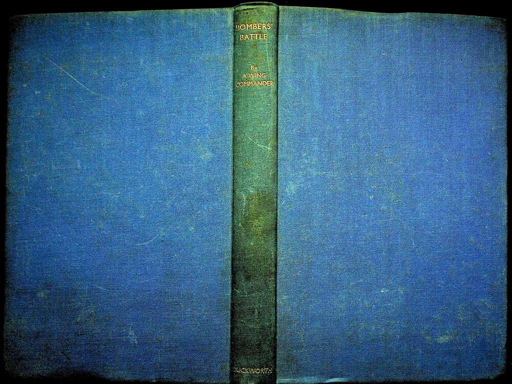 Bombers' Battle by A Wing Commander: 1943 1st Edition Hardback