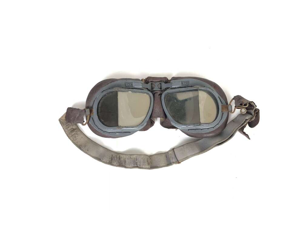 WW2 RAF MKVIII Aircrew Flying Goggles.