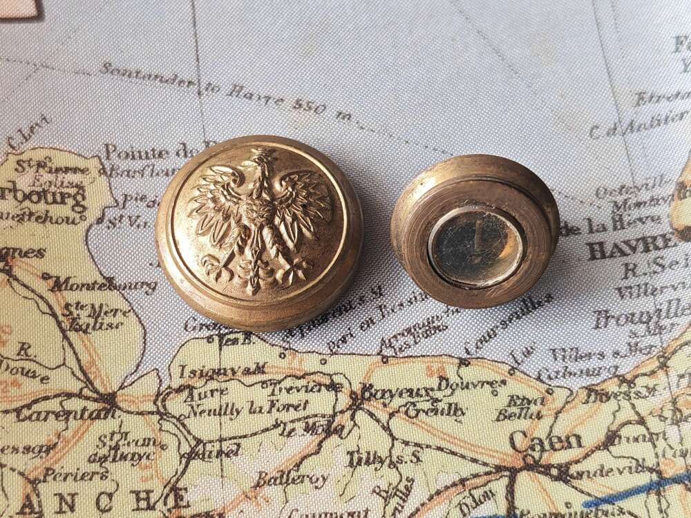 WW2 RAF/Polish Air Force ESCAPE & EVASION - Tunic Pocket sized Button Compass