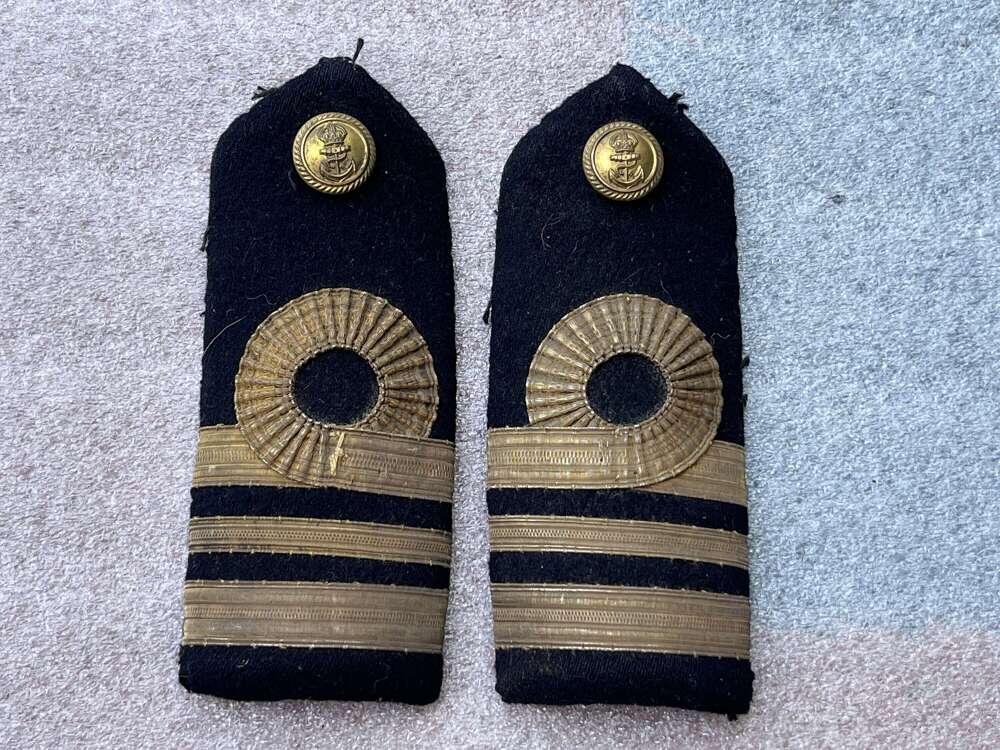 84) Excellent Original WW1 WW2 Royal Navy Sew On Rank Epaulettes To Lieutenant Commander