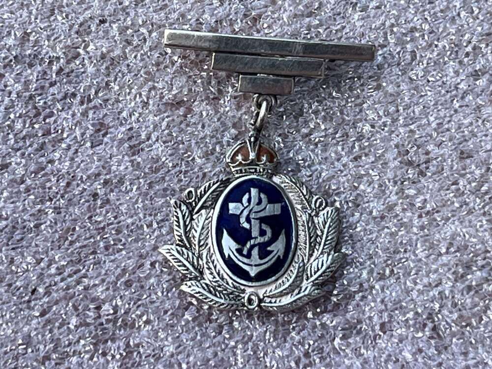 104) Lovely Quality Original WW1 WW2 Silver & Enamel Royal Navy Sweetheart Brooch