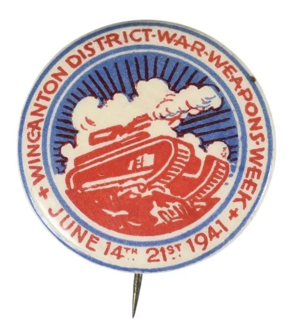 World War Two Wincanton War Weapons Week 1941 Metal Button Badge
