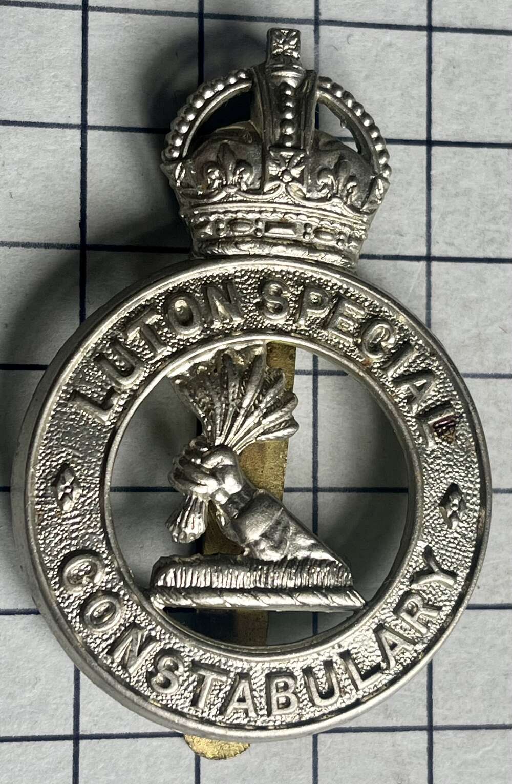 Pre-1953 Luton Beds Special Constabulary Police Cap Badge