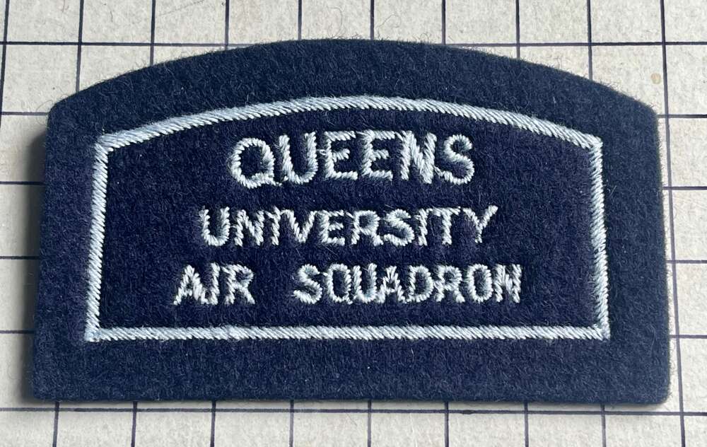 Pre 1996 Queens Belfast Northern Ireland University Air Squadron Cloth Shoulder Title Patc