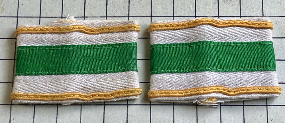 Royal Air Force (RAF) 'D' Squadron Officer Cadet Cranwell Shoulder Title Tabs Slip-Ons Bad