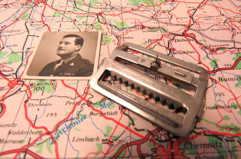 WW2 Escape Battle Dress Jacket Buckle Compass . Major Instone Collection