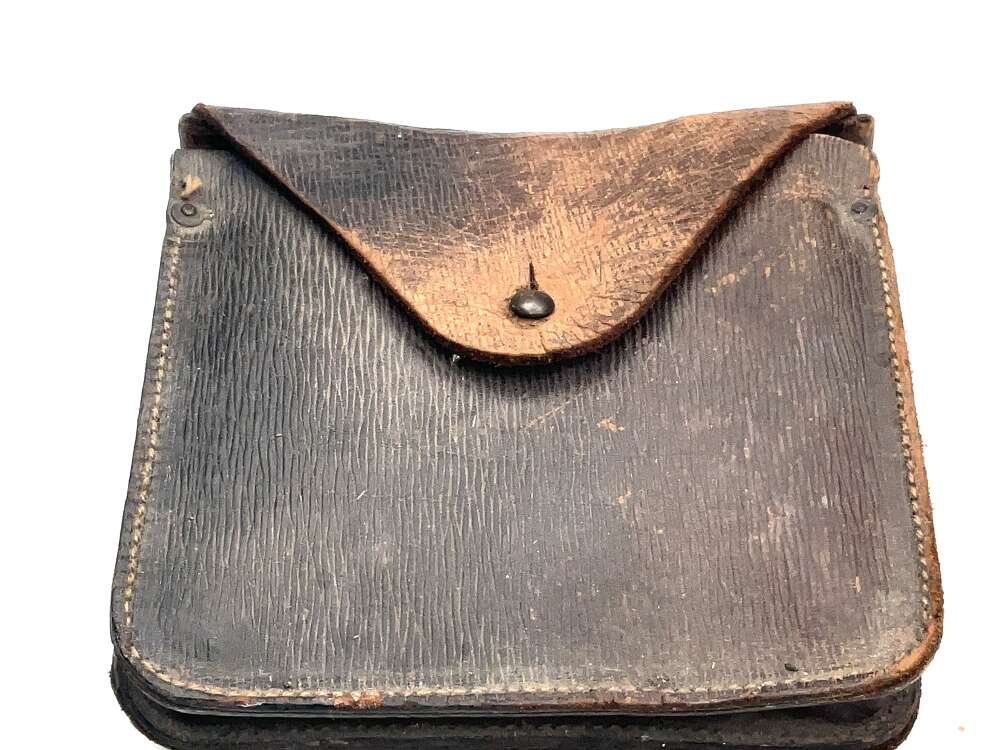 1WW BRITISH SOLDIERS FIELD SAW WITH LEATHER CASE