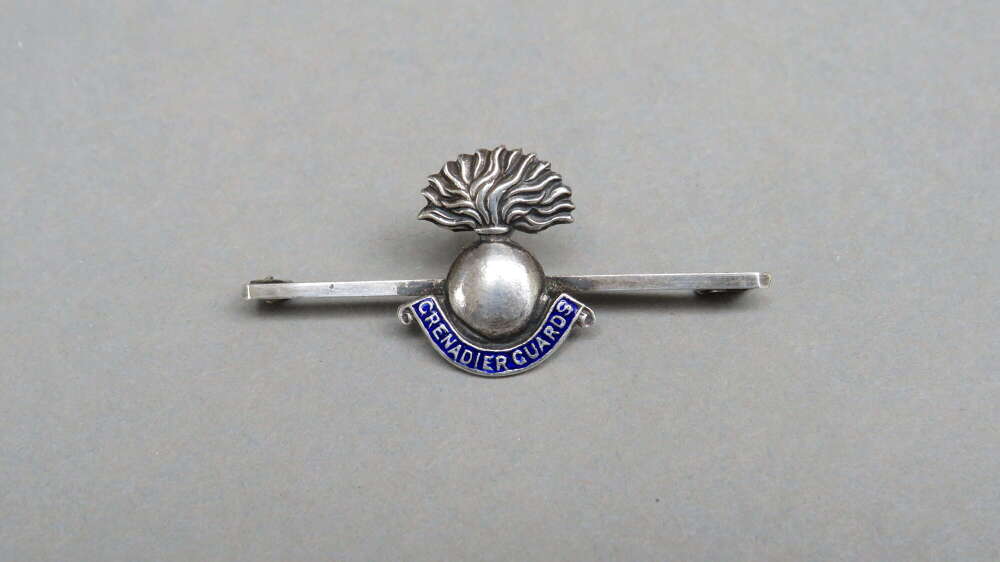 WWII 1940 / 50s Grenadier Guards Silver & Enamel Bar Brooch Pin Badge 51mm