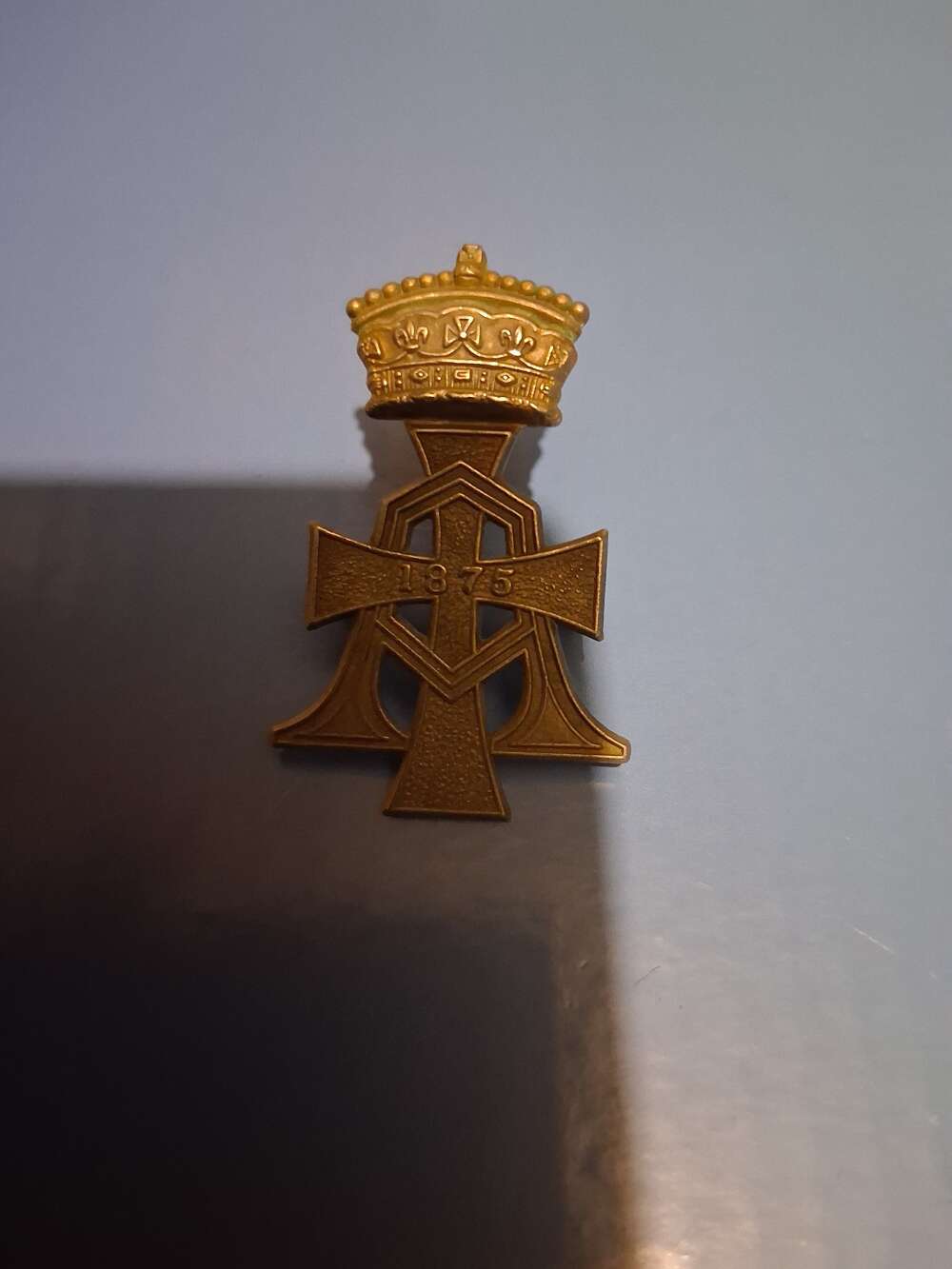 Green Howard's cap badge