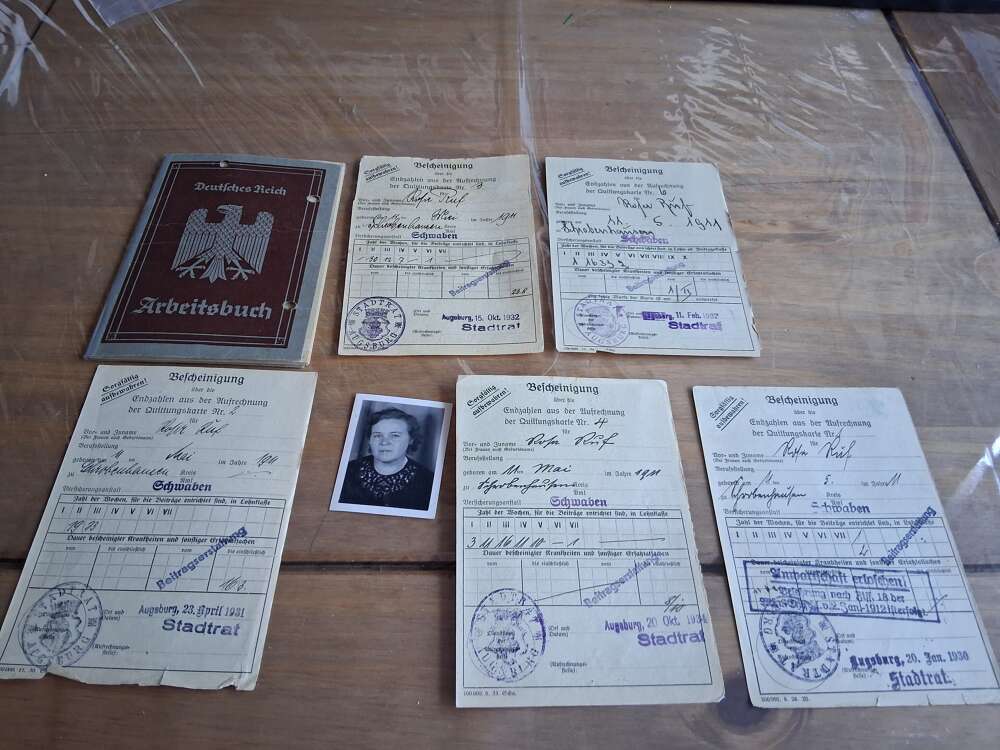 Third Reich Arbeitsbuch group