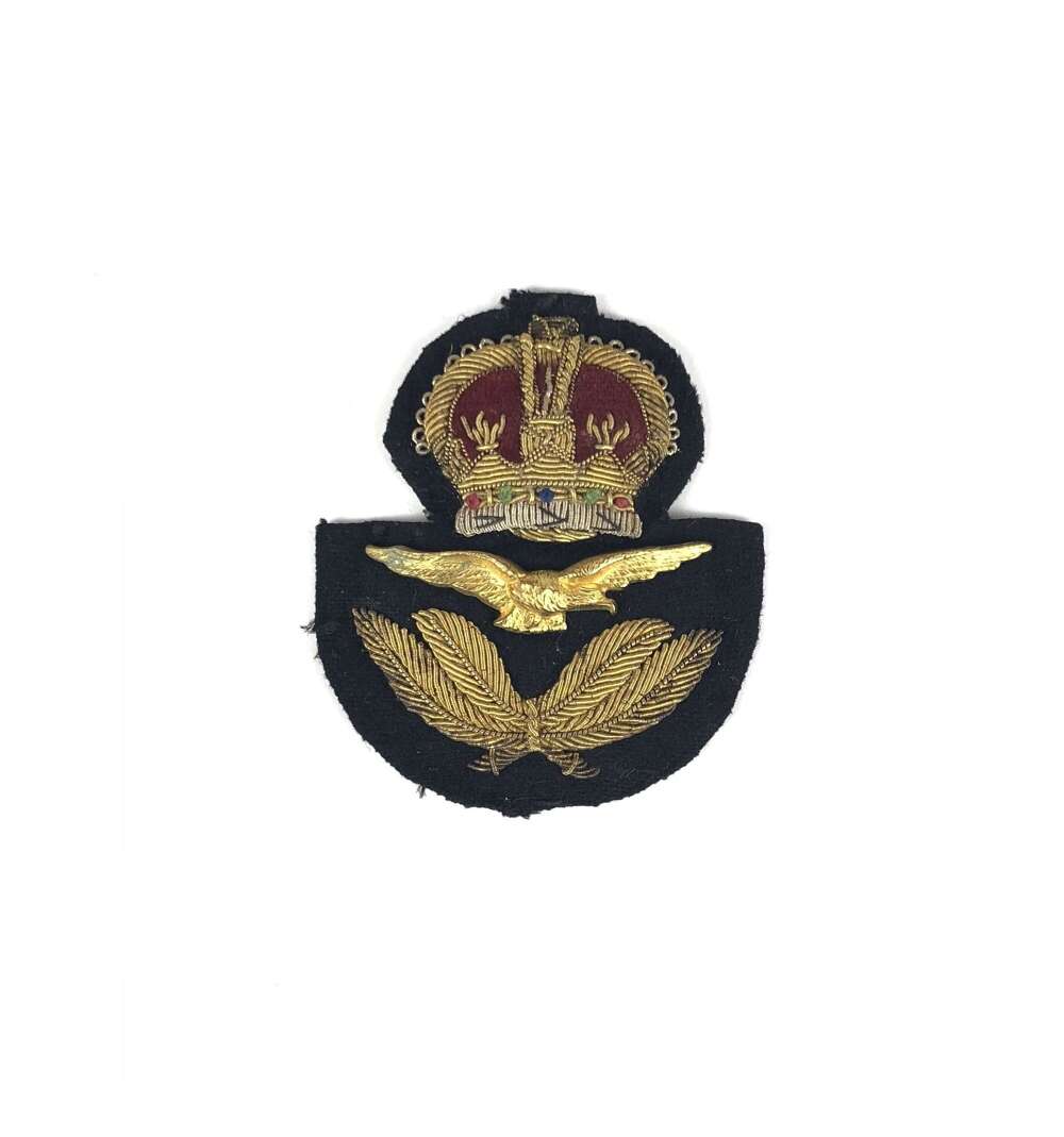WW2 Period RAF Officer&rsquo;s Bullion Cap Badge.