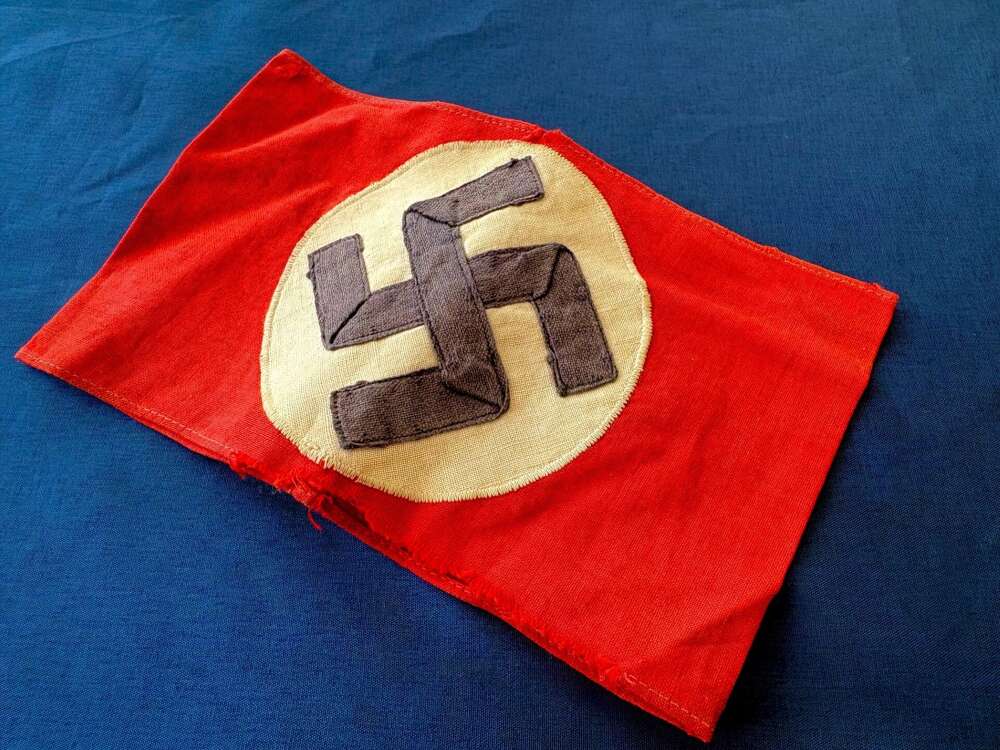 AUTHENTIC GERMAN WW2 EARLY NSDAP NAZI PARTY ARMBAND 3 PART CONSTRUCTION. 