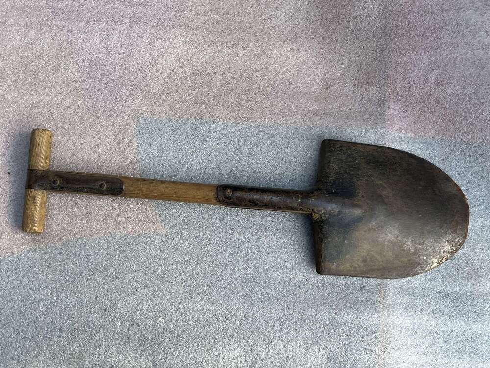 25) Excellent Original WW2 US Army Issue T-Handle Shovel