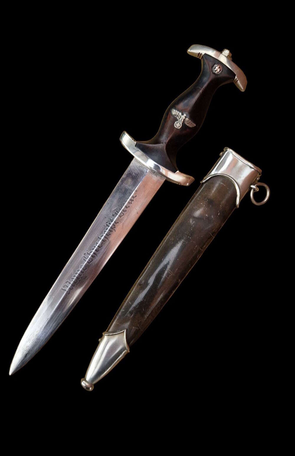 Rare & early "large oval" M33 SS dagger by Eickhorn.