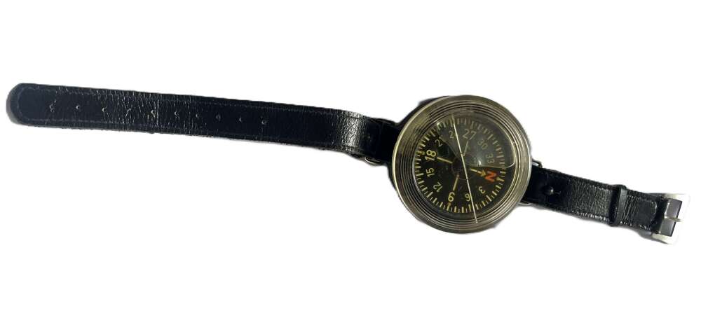 119) Excellent Original WW2 Luftwaffe Pilots AK-39 Wrist Compass