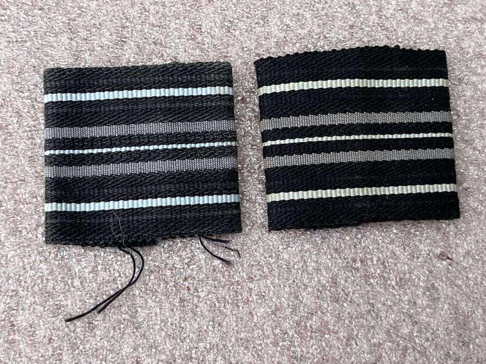 163) Excellent Original WW2-1950s RAF Epaulette Slides To A Squadron Leader.