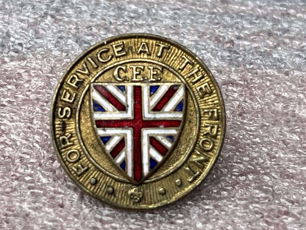 172) Good Original WW1 Canadian For Service At The Front Screw Back Badge
