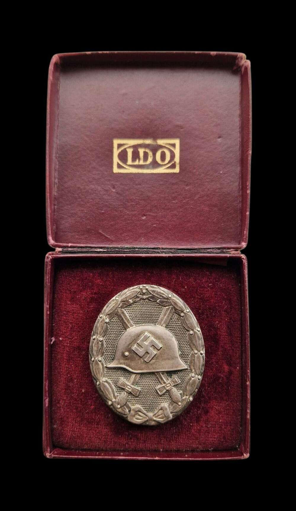 1939 "Wide Pin" Silver Wound Badge with LDO case by Hauptm&uuml;nzamt Wien