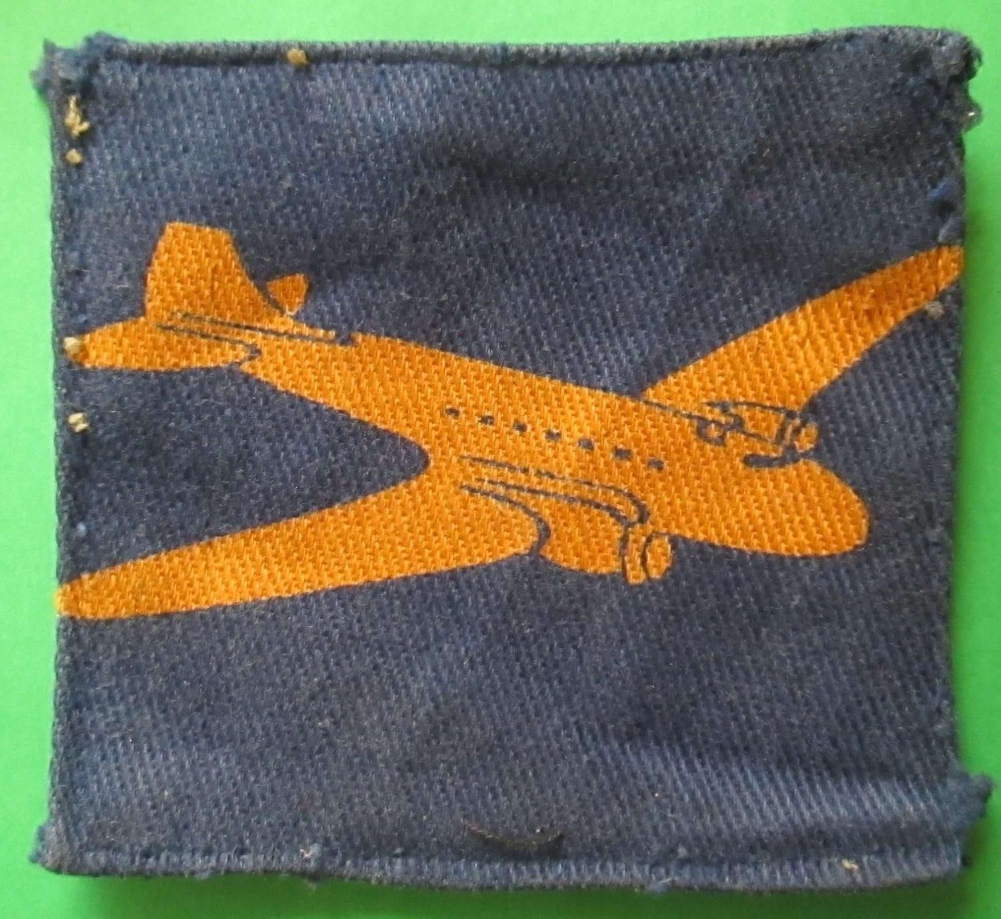 A GOOD ORIGINAL WWII AIR DISPATCHERS FORMATION  BADGE