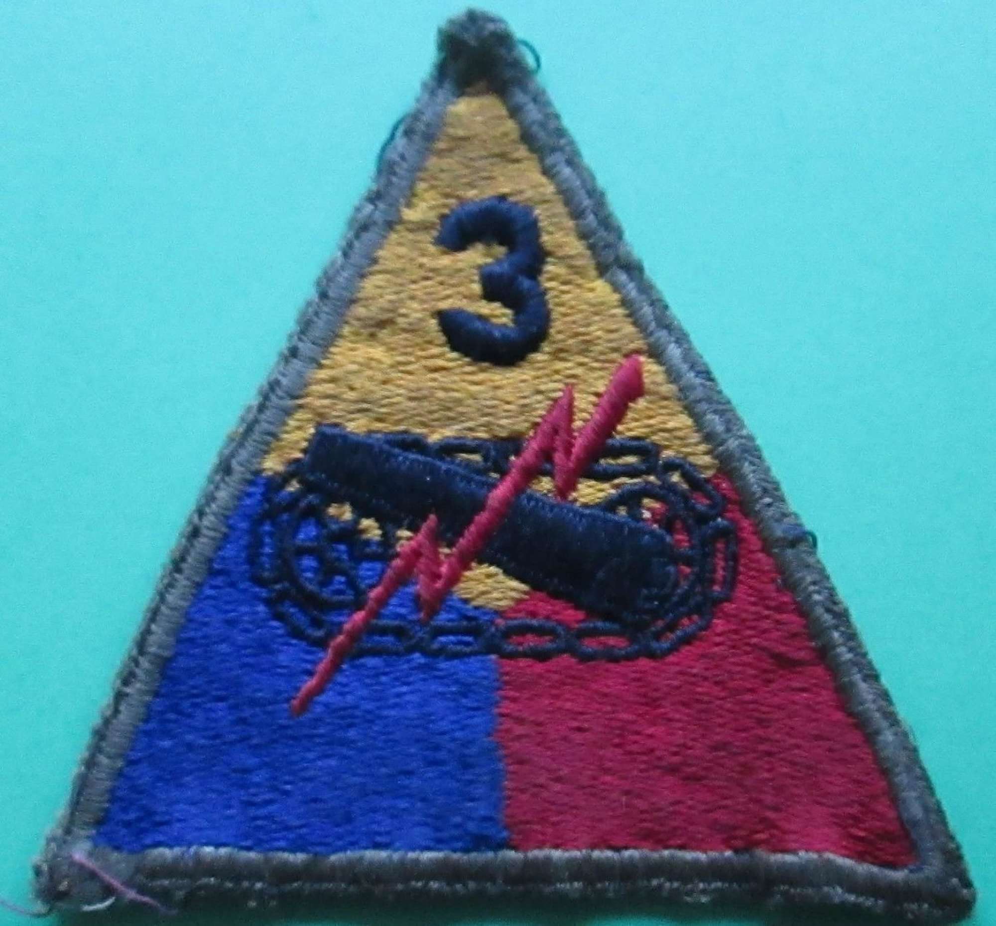 A GOOD WWII US ( ARMY ) 3RD TANK BATTALION PATCH