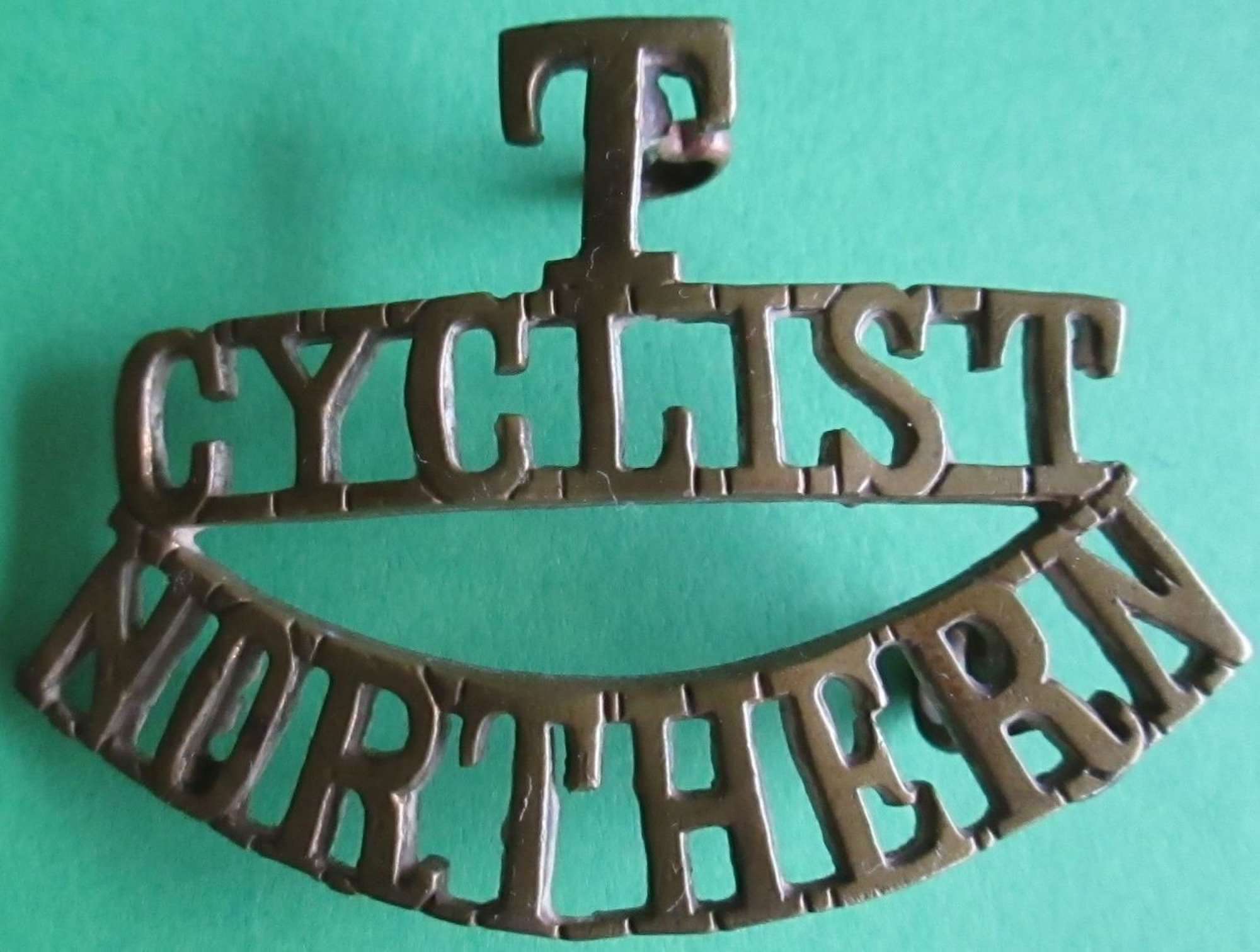 A WWI TERRITORIAL NORTHERN CYCLIST SHOULDER TITLE
