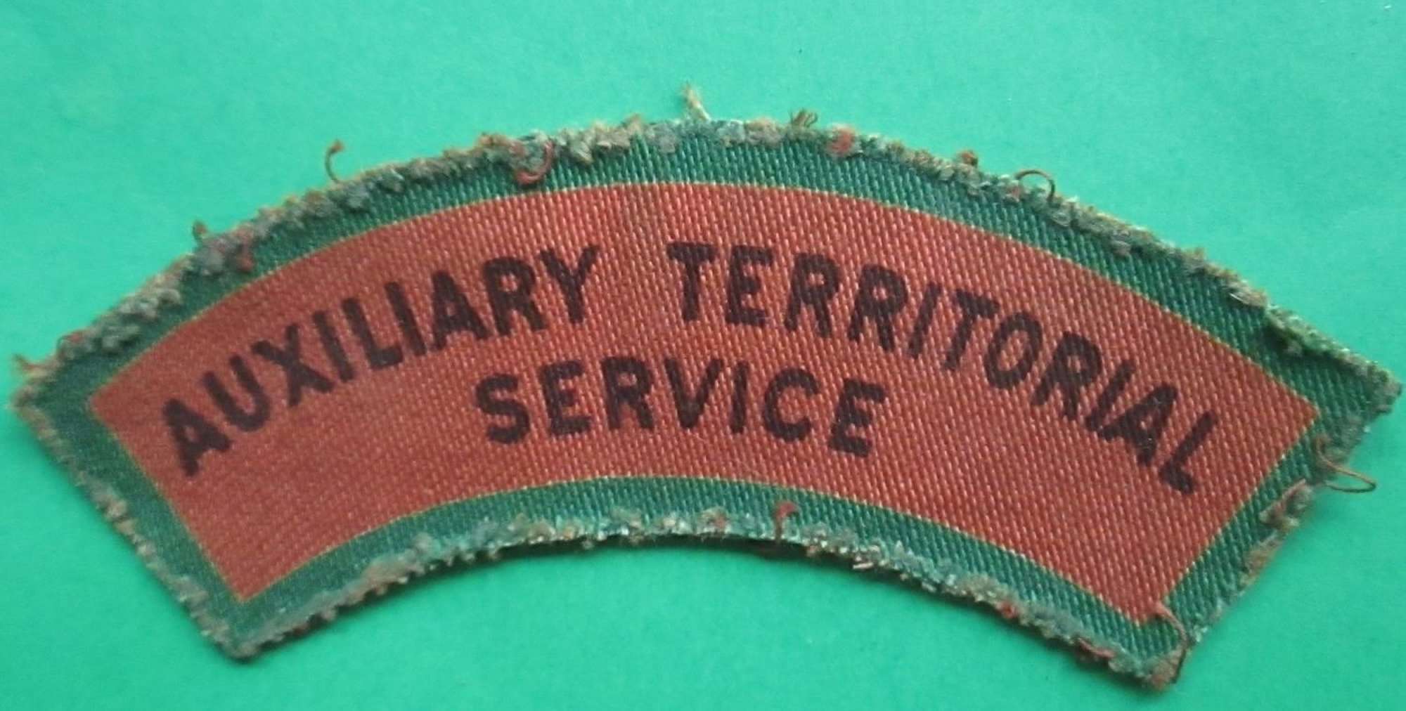 A WWII ATS PRINTED SHOULDER TITLE