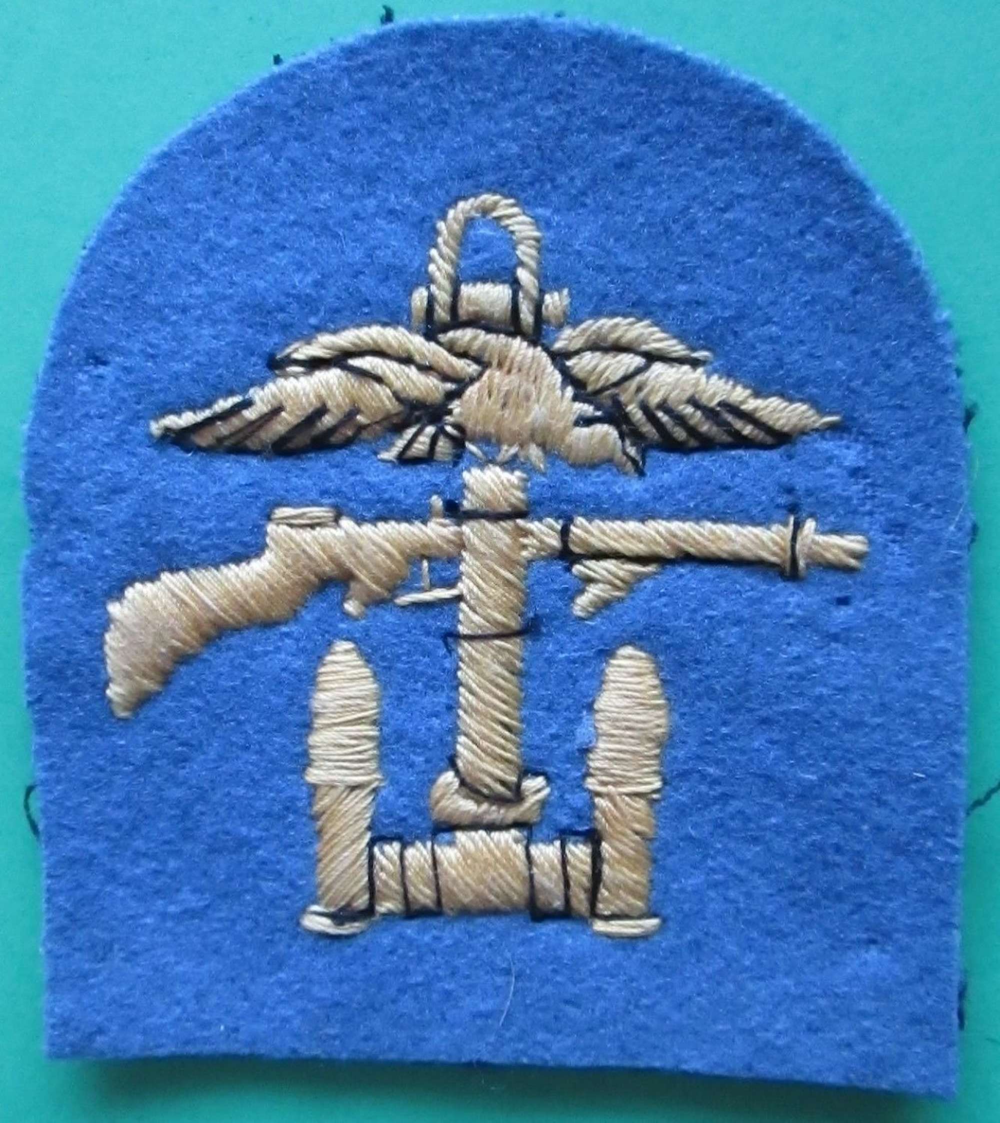 A WWII US BLUE AND YELLOW COMBINED OPERATIONS FORMATION PATCH 